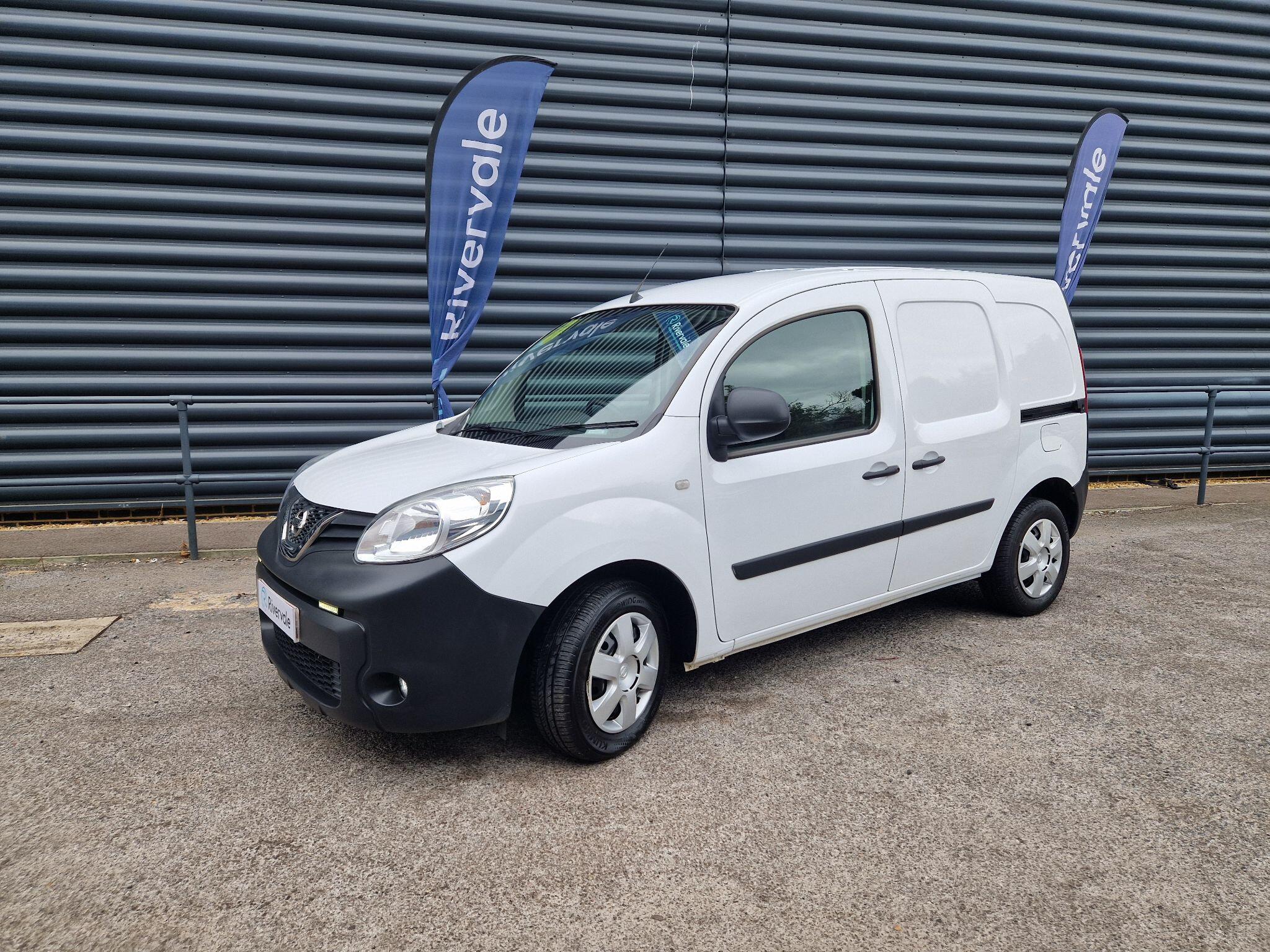 Nissan NV250 image 2
